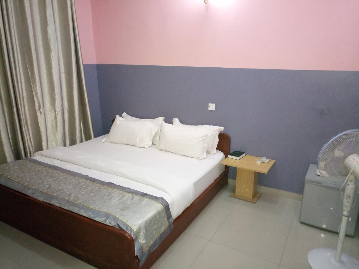 Glorious Hotel & Suites Ikotun Exterior foto