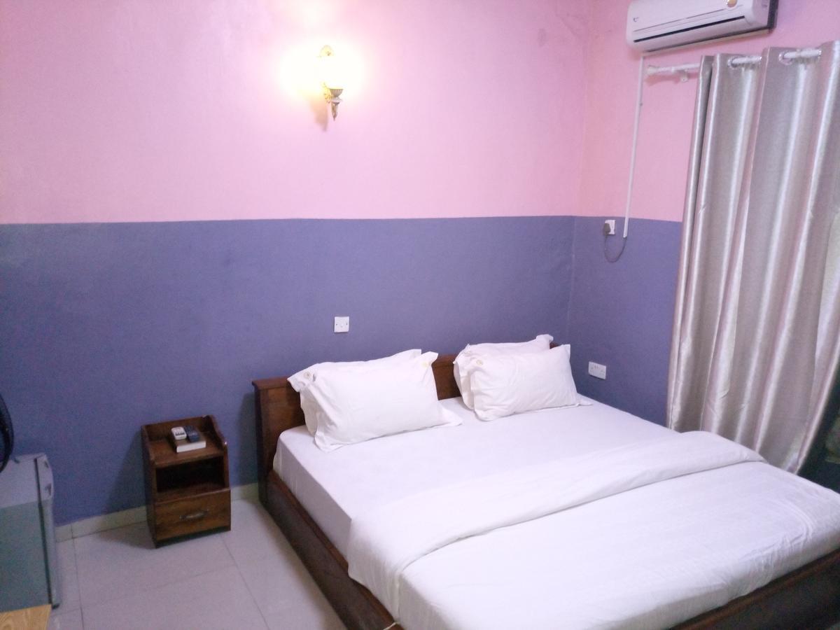 Glorious Hotel & Suites Ikotun Exterior foto
