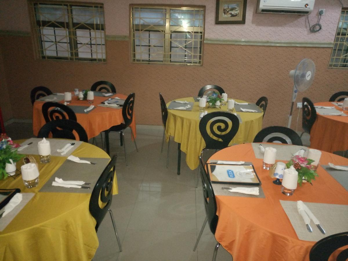 Glorious Hotel & Suites Ikotun Exterior foto